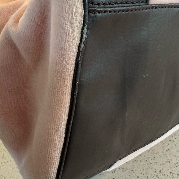 SOLD ❤️ Y2K Vintage Juicy Couture Pink Daydreamer Tote+Bag Charm - Picture 11 of 17